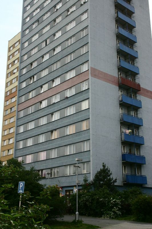 MĚSTO NECHÁ VYMĚNIT NĚKTERÁ OKNA V DOMĚ NA ANENSKÉ