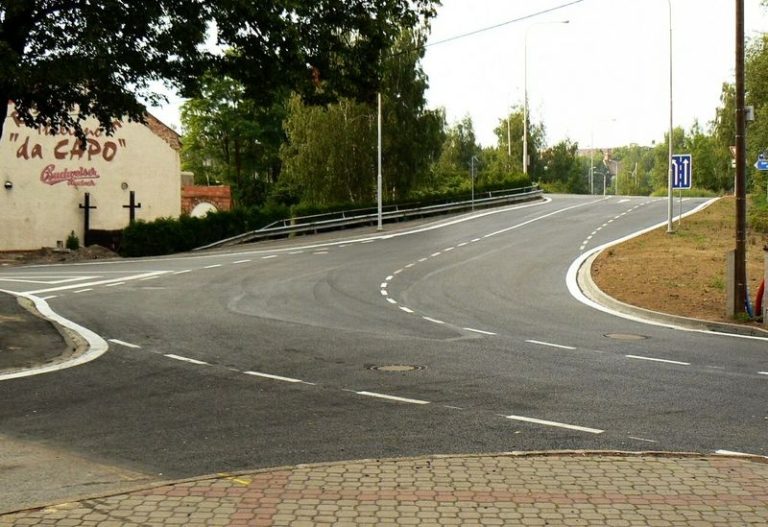 KŘIŽOVATKA NA POŘÍČÍ JE PŘIPRAVENA NA AUTOBUSY