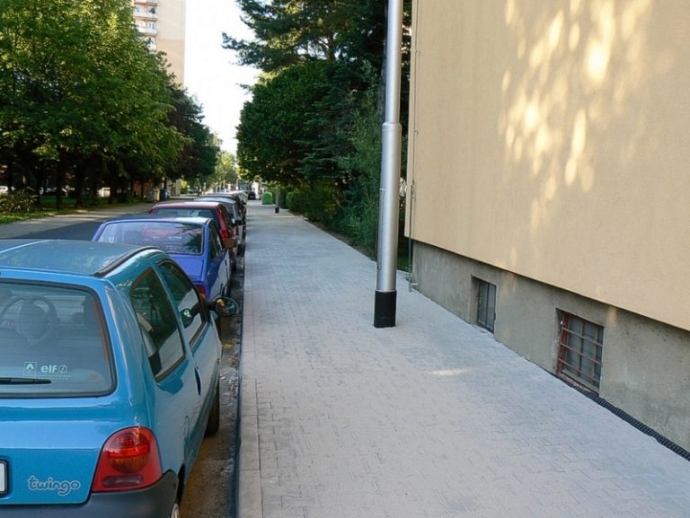 Oprava chodníků v Místku