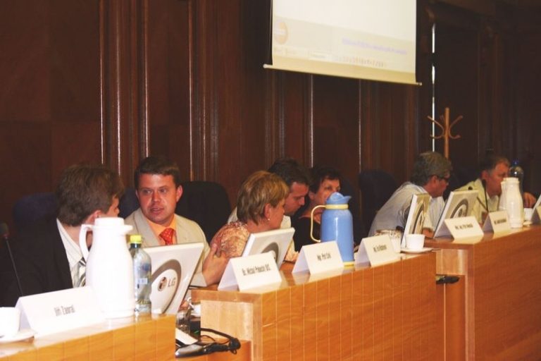 ZASTUPITELÉ ODSOUHLASILI PENÍZE PRO RENARKON I SPORTPLEX