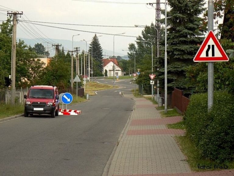 STŘELNIČNÍ ULICE VE FRÝDKU DOSTALA ZPOMALOVACÍ RETARDÉRY