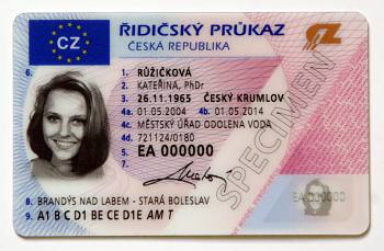 ŘIDIČI PODCEŇUJÍ VÝMĚNU DOKLADŮ