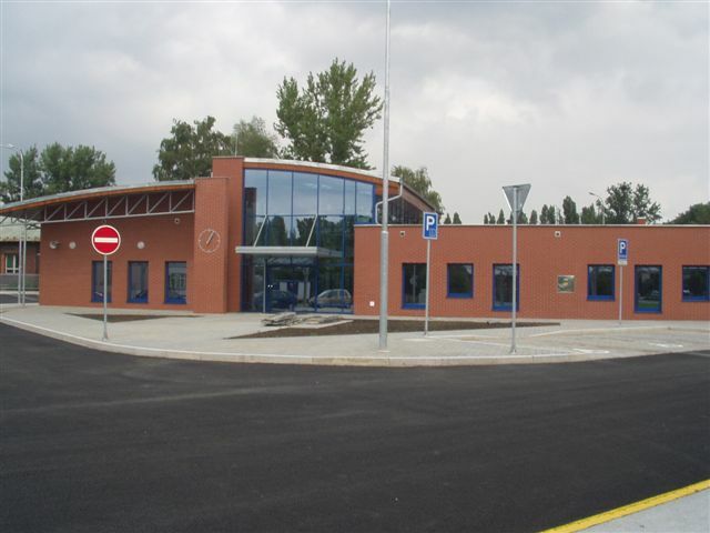 AUTOBUSOVÉ NÁDRAŽÍ PROCHÁZÍ KOLAUDACEMI