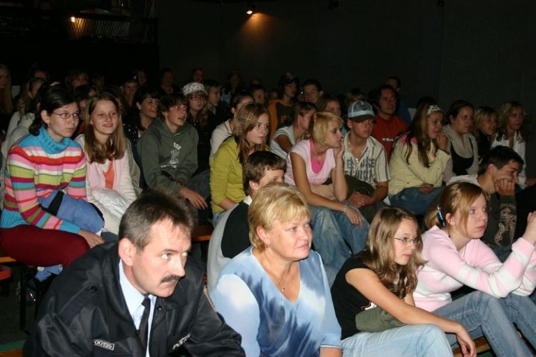 VE STOUNU SE MLUVILO O ZÁVISLOSTI