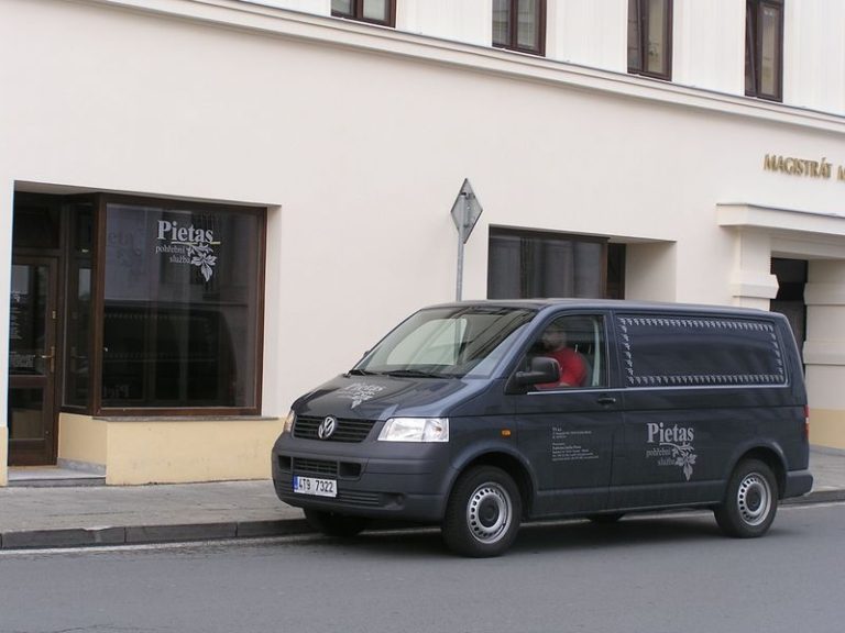 HROBOVÁ MATRIKA A NOVÁ POHŘEBNÍ SLUŽBA JSOU NA JEDNOM MÍSTĚ