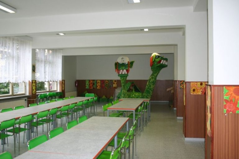 2.ZŠ MÁ MODERNÍ ŠKOLNÍ KUCHYŇ A JÍDELNU