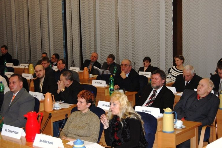 Občané přišli na zastupitelstvo kvůli bytům