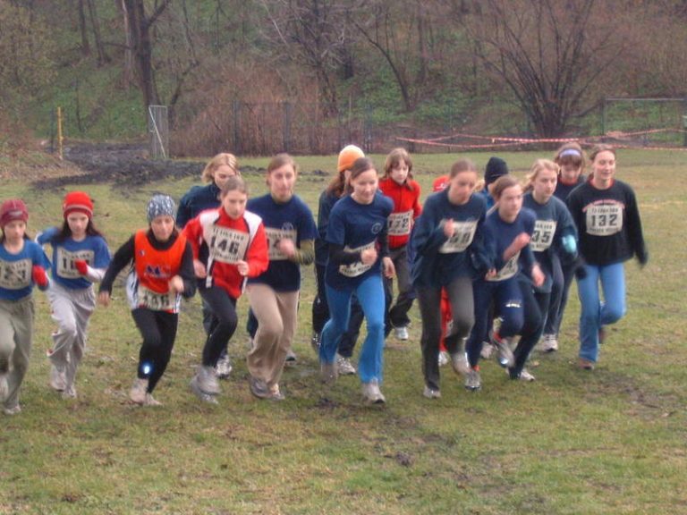 Přes stodvacet běžců na krose