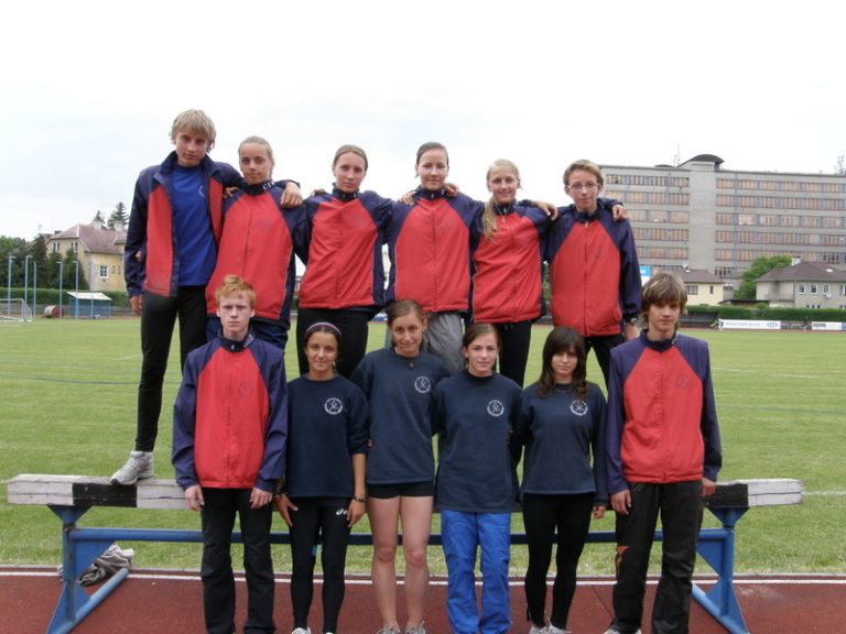 Jedenáct medailí atletů