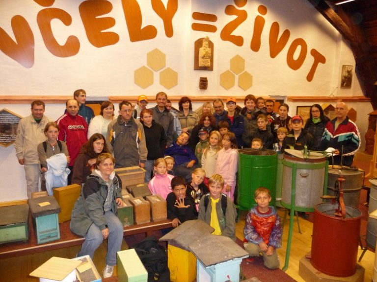 Mladí včelaříci měli svůj tábor