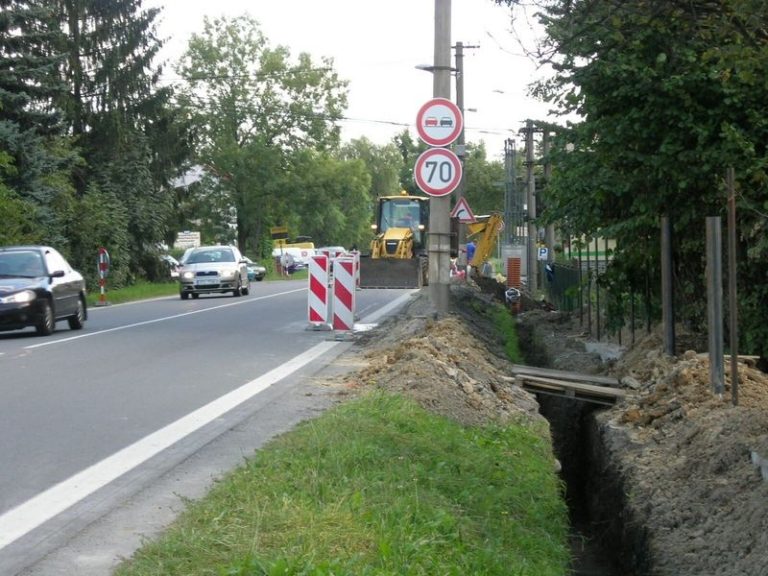 OPRAVENY BUDOU DALŠÍ CHODNÍKY VE MĚSTĚ