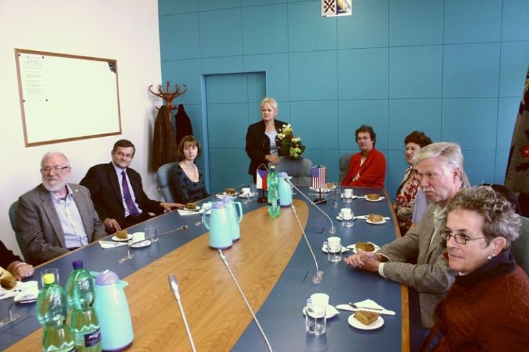 AMERIČANÉ VE FRÝDKU-MÍSTKU