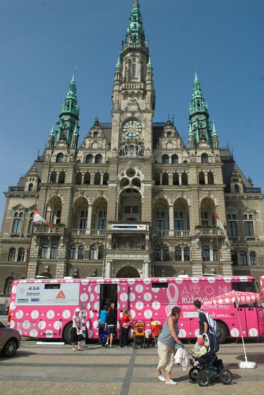 RŮŽOVÁ JÍZDA PROTI RAKOVINĚ PRSU