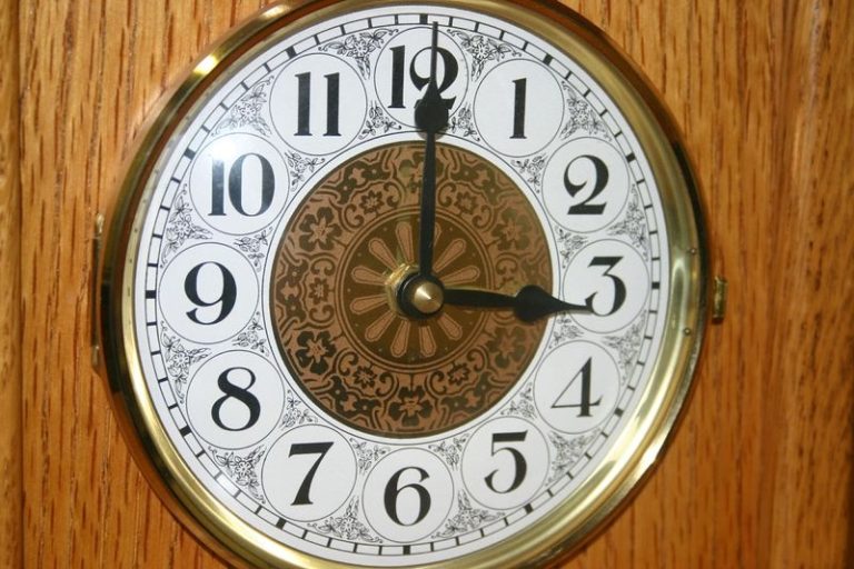 ZMĚNA LETNÍHO ČASU NA ZIMNÍ