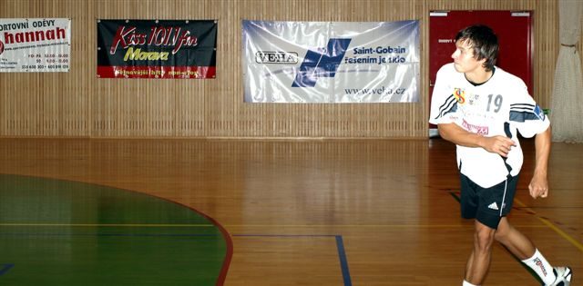 BOJOVNÝ ZÁPAS SE ŠŤASTNÝM KONCEM PRO DOMÁCÍ