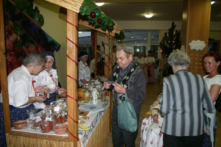 SENIOŘI POŘÁDALI VÁNOČNÍ JARMARK