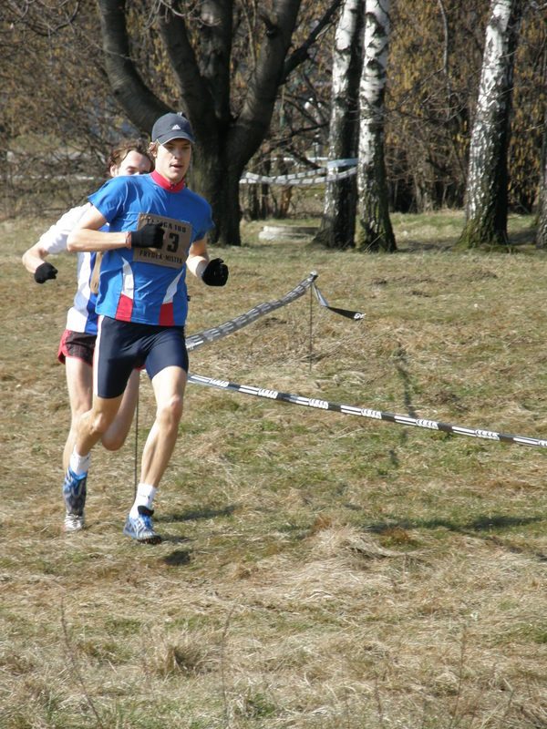 Domácí běžci ovládli startovní pole