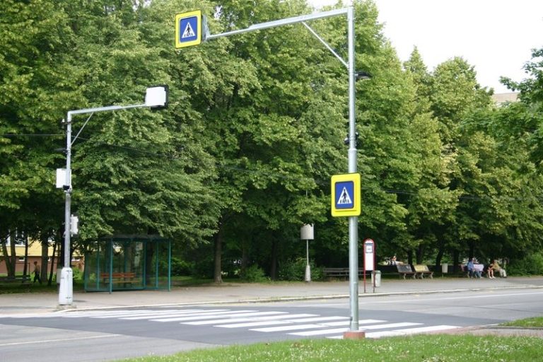 MĚSTO ZVYŠUJE BEZPEČNOST NA PŘECHODECH PRO CHODCE