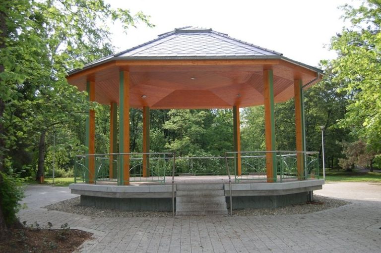 NEDĚLNÍ KONCERTY V ALTÁNU POKRAČUJÍ