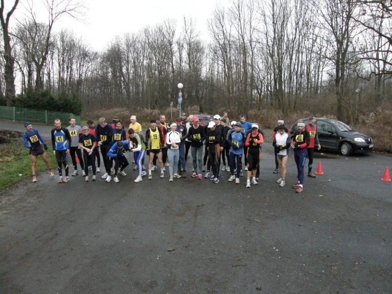 Dorostenec Lukeš vítězí mezi muži v Předvánočním běhu