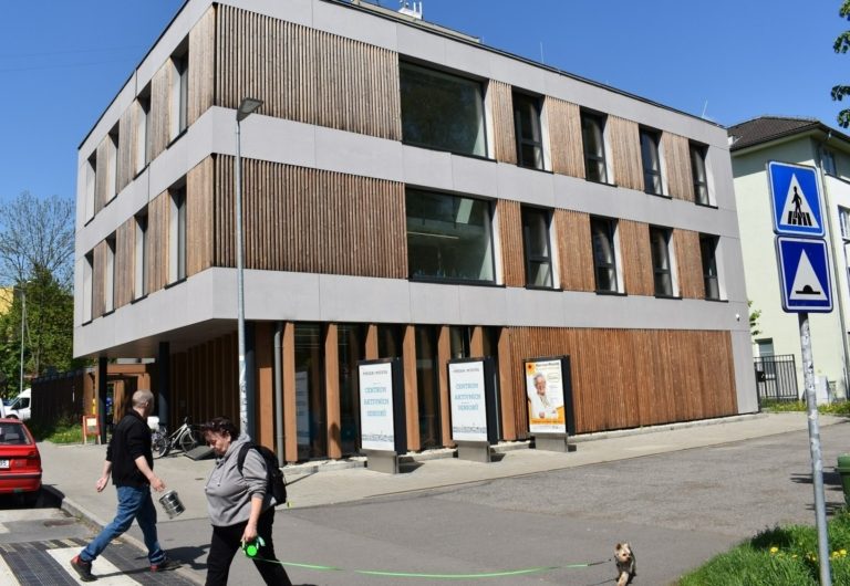 CAS: AKTIVITY SENIORŮ ZŮSTÁVAJÍ BEZE ZMĚN, POMÁHÁ JIM SPRÁVCE