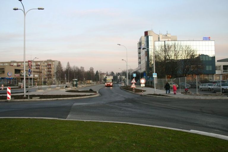 Ulice 8. pěšího pluku bude opět plně průjezdná