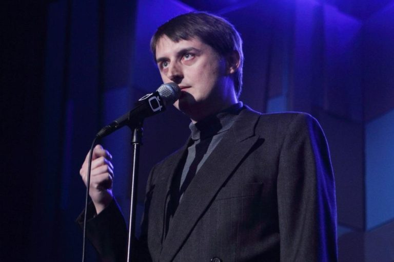 STAND-UP COMEDY NA STOJÁKA VE STOUNU