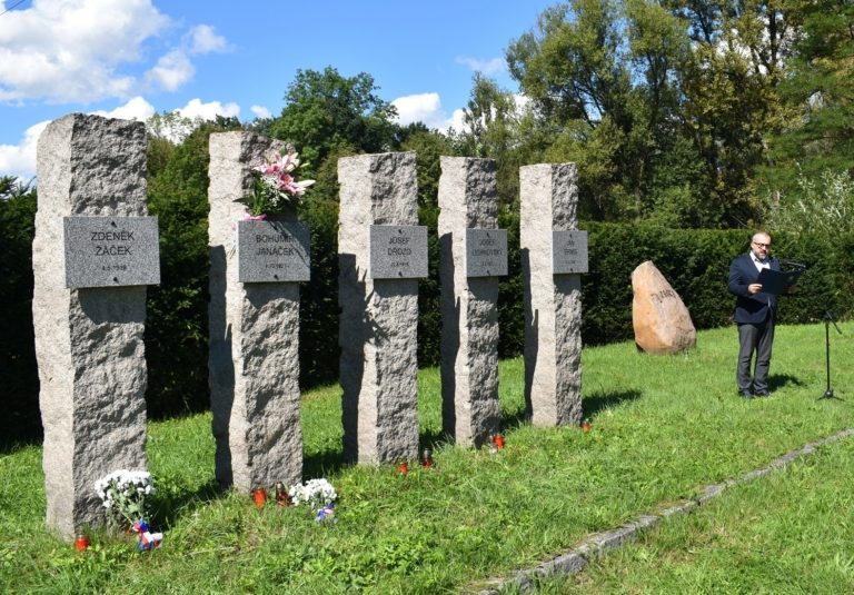 UCTILI PAMÁTKU PĚTI POPRAVENÝCH VLASTENCŮ