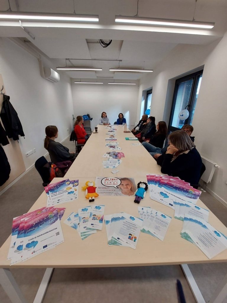 BESEDA O NÁHRADNÍ RODINNÉ PÉČI