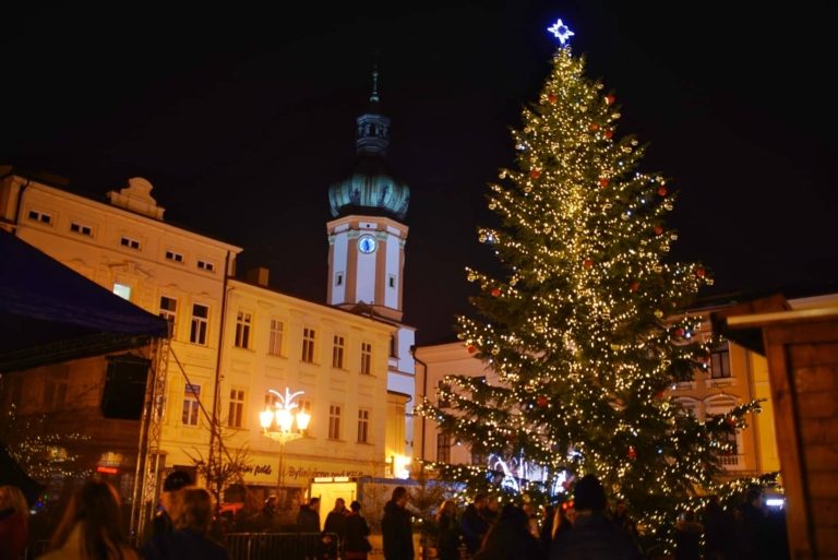 „KOUZELNÝ KLÍČ“ VPUSTIL DO MĚSTA VÁNOCE