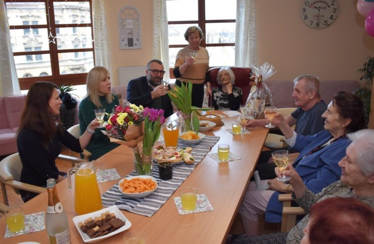 VĚRA ŠTRUNCOVÁ OSLAVILA 101 LET