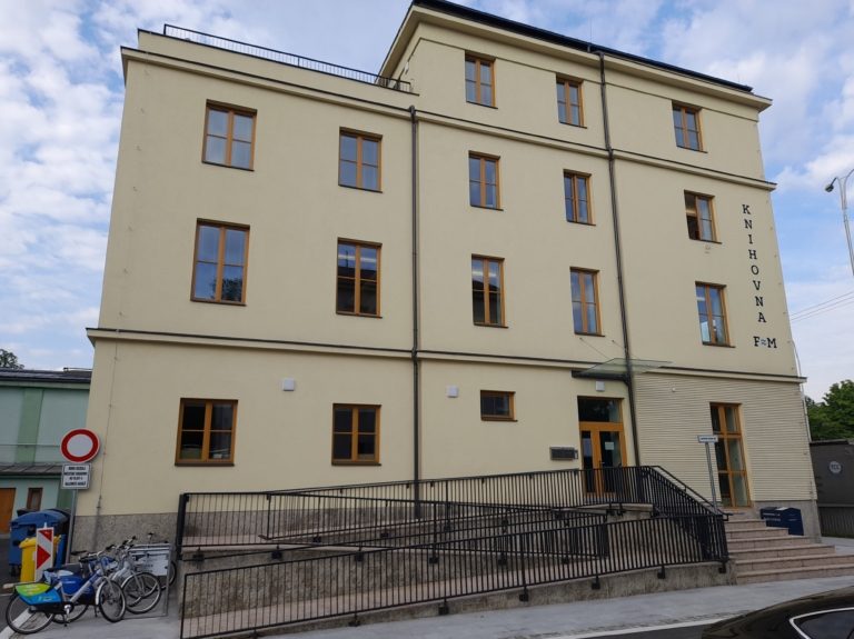 MĚSTSKÁ KNIHOVNA POŘÁDÁ AKCE PRO NESLYŠÍCÍ