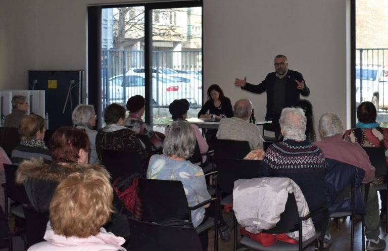 PRIMÁTOR ŘEŠIL SE SENIORY ÚPRAVY ZASTÁVEK, PARKOVÁNÍ I DERATIZACI