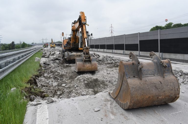 OPRAVY REKLAMOVANÉ ČÁSTI OBCHVATU POTRVAJÍ DO KONCE ČERVNA