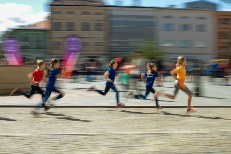 FRÝDEK-MÍSTEK JAKO BĚŽECKÁ TRAŤ, KONÁ SE JUBILEJNÍ BĚH MEZI NÁMĚSTÍMI