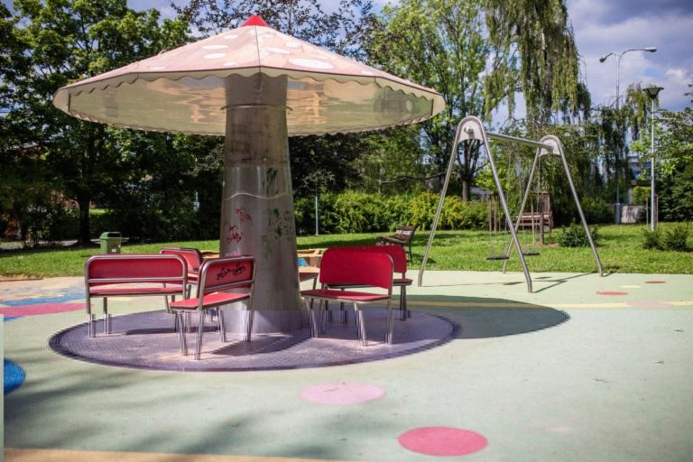 OPRAVA STŘECHY KOLOTOČE „HŘÍBEK“