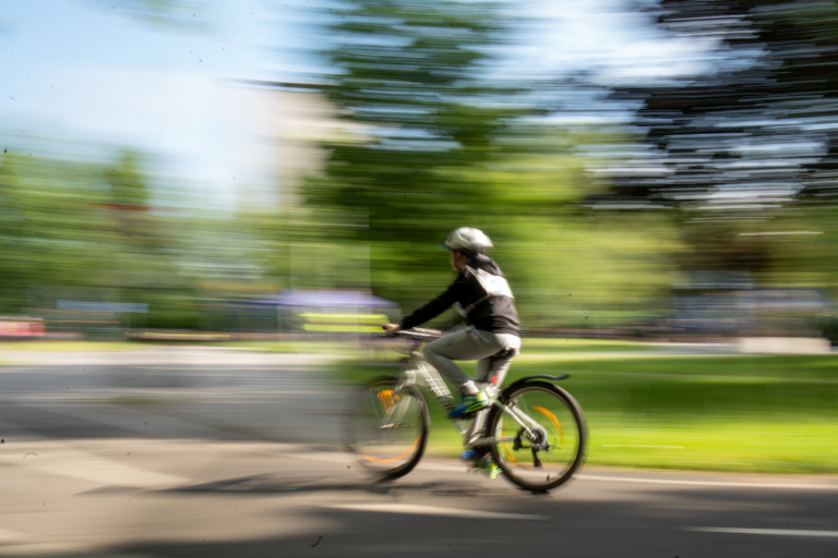 ŠKOLÁCI SOUTĚŽILI V JÍZDĚ NA KOLE