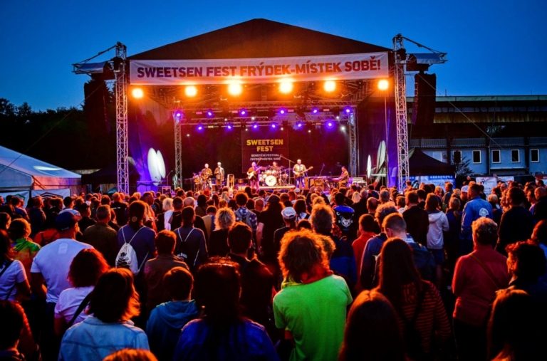 SWEETSEN FEST PŘINESE TŘI DNY DOBRÉ ZÁBAVY A TAKÉ CHARITU