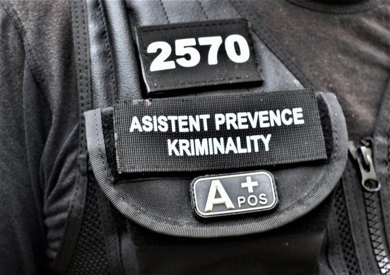 S DOHLEDEM NAD VEŘEJNÝM POŘÁDKEM POMÁHAJÍ ASISTENTI PREVENCE KRIMINALITY