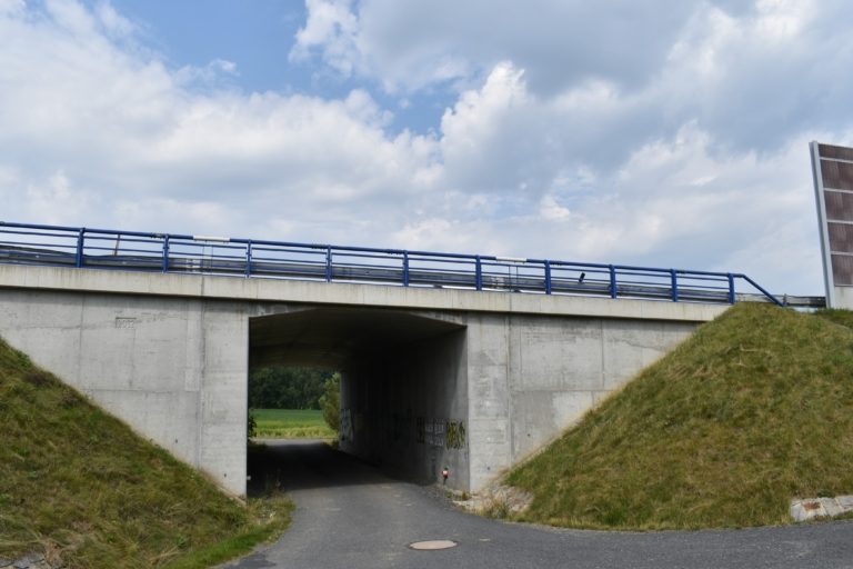 ROZŠIŘUJEME VEŘEJNÉ OSVĚTLENÍ, DOČKÁ SE ZELINKOVICKÝ PODCHOD