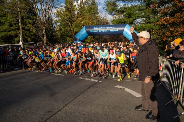 NA TRAŤ HORNICKÉ DESÍTKY VYRAZILO 2394 BĚŽCŮ