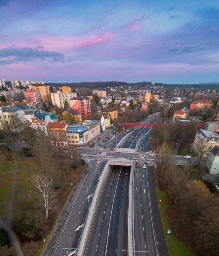 HODNOTÍME: OBCHVAT ULEVIL DOPRAVĚ V CENTRU FRÝDKU-MÍSTKU, I PŘES DOPRAVNÍ OMEZENÍ