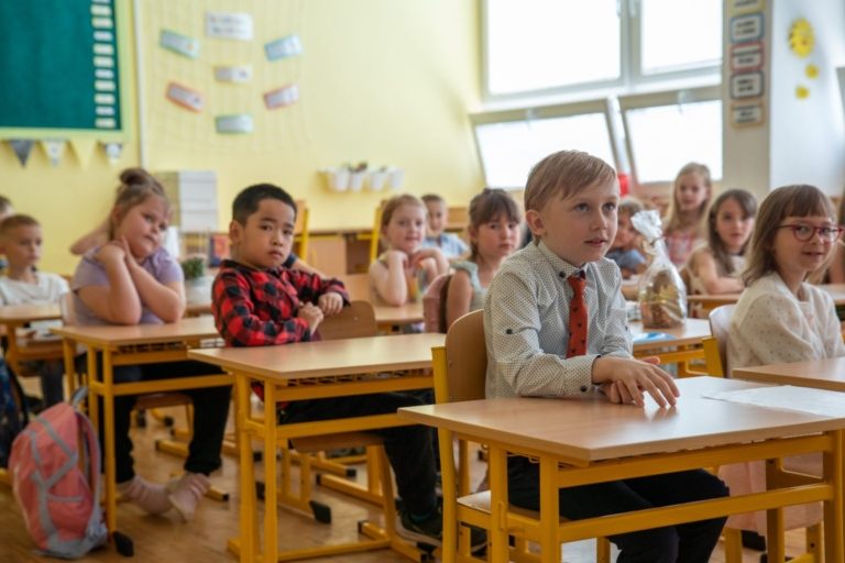 RODIČE POMÁHAJÍ ZLEPŠIT FUNGOVÁNÍ MĚSTSKÝCH ŠKOL