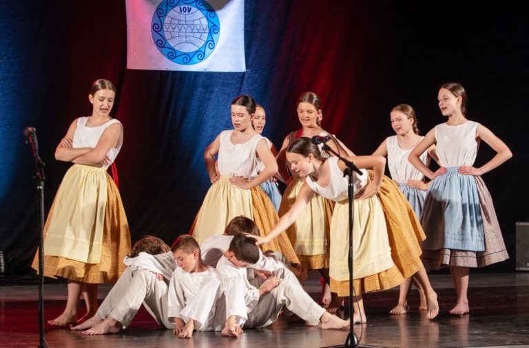 MEZINÁRODNÍ FOLKORNÍ FESTIVAL SE PŘESUNUJE DO POLÁRKY