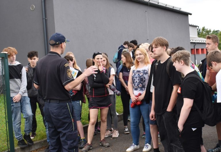 HASIČI USPOŘÁDALI S MĚSTEM DĚTSKÝ DEN PRO ŠKOLÁKY