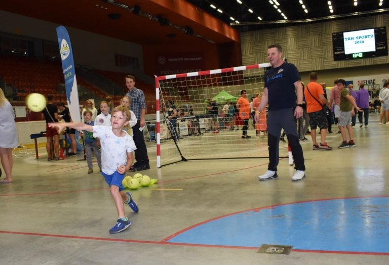 TRH SPORTU NADCHL STOVKY DĚTÍ