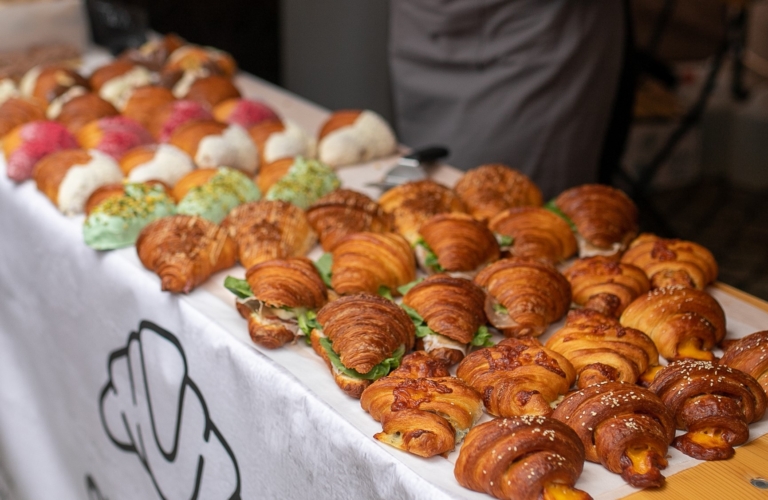 GASTROFESTIVAL NABÍDNE DOBRÉ JIDLO, PITÍ A ZÁBAVU
