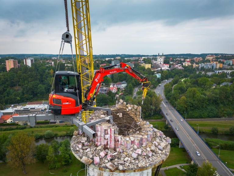 SLEZANSKÝ KOMÍN JIŽ NEBUDE BRÁNIT VE VÝHLEDU NA BAZILIKU