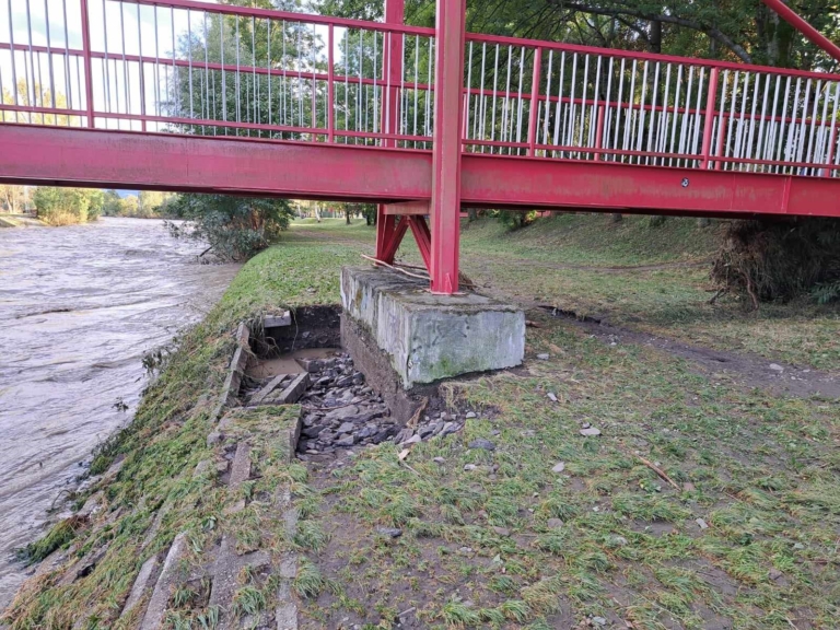 ZÁKAZ VSTUPU NA LÁVKY STÁLE PLATÍ, POZOR NA ODKRYTÉ KANÁLY
