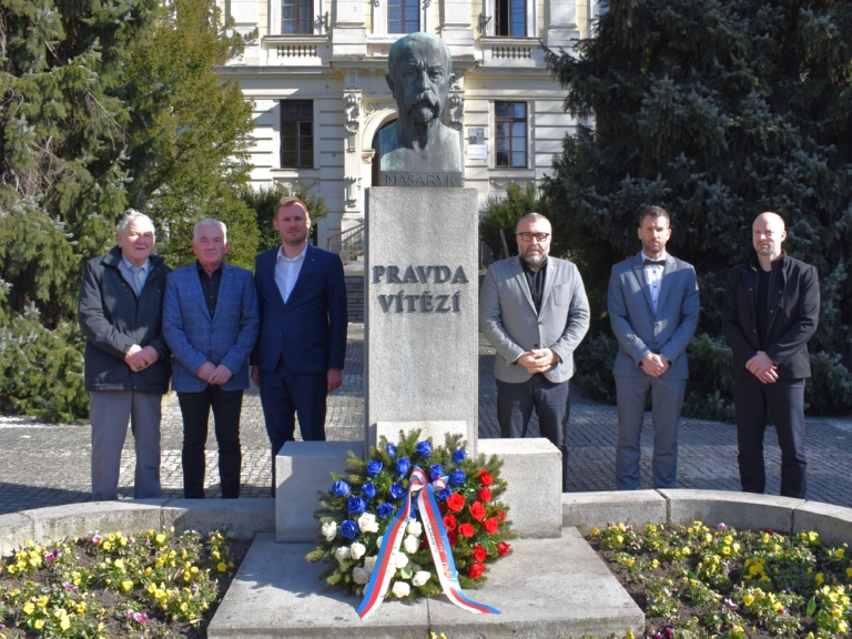 VEDENÍ MĚSTA SI PŘIPOMENULO 175. VÝROČÍ PREZIDENTA MASARYKA